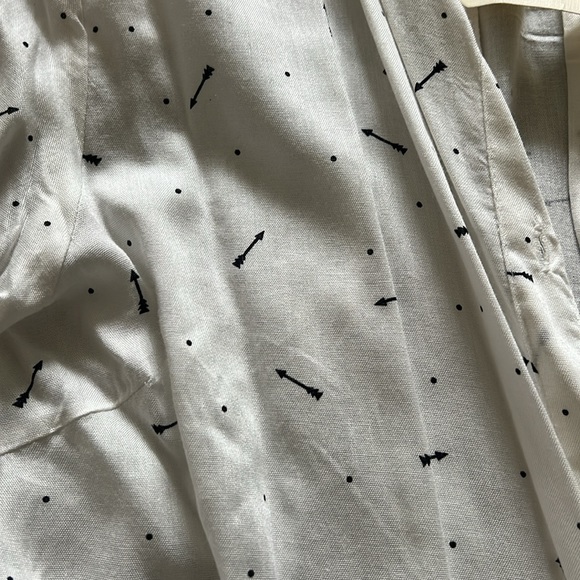 Midnight Sky 100% rayon lightweight flowy arrow button up down shirt large - Picture 3 of 3